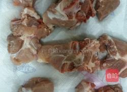 红烧猪骨的做法图解1