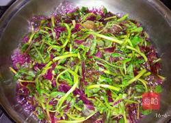 酸辣胭脂萝卜的做法图解1