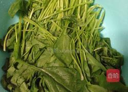 菠菜丸子汤的做法图解1