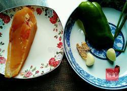 凉拌手撕鸡肉的做法图解1