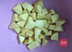 红烧土豆块的做法图解2