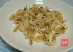 雪耳莲子百合糖水的做法图解3