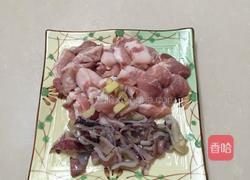 咸鱿蒸腩肉的做法图解1
