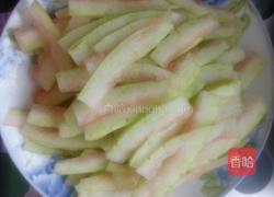 西瓜皮炒鸡蛋的做法图解3