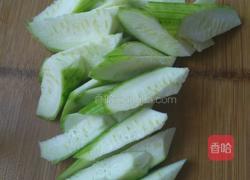 丝瓜猪肝汤的做法图解2