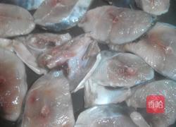香煎马胶鱼的做法图解2