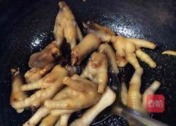西兰花红烧鸡爪的做法图解5