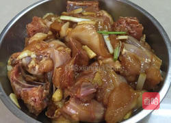 姜葱焗鸡的做法图解1