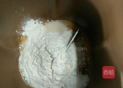 葡萄干面包卷的做法图解2