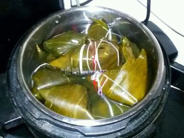 煮好揭开锅，是不是很完整。
