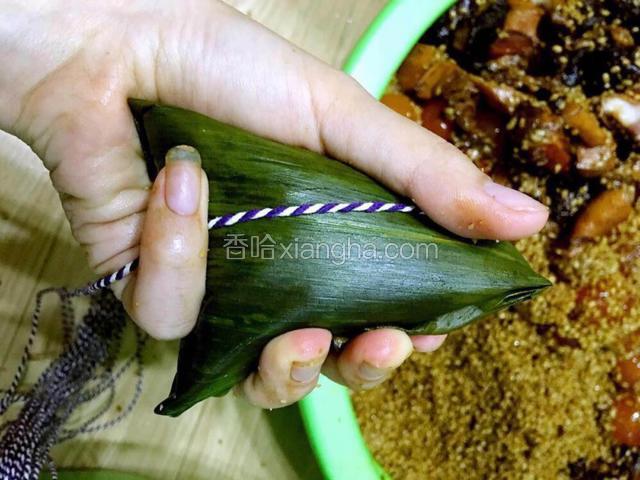 然后扎绳