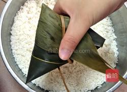 蛋黄肉粽的做法图解6
