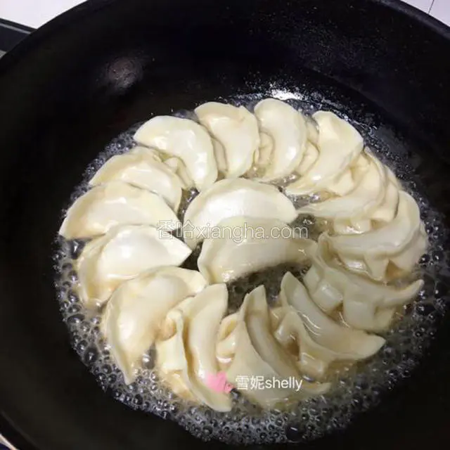 大火烧开后转小火。