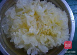 雪耳雪梨糖水的做法图解1