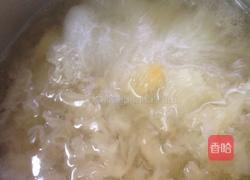 雪耳雪梨糖水的做法图解2
