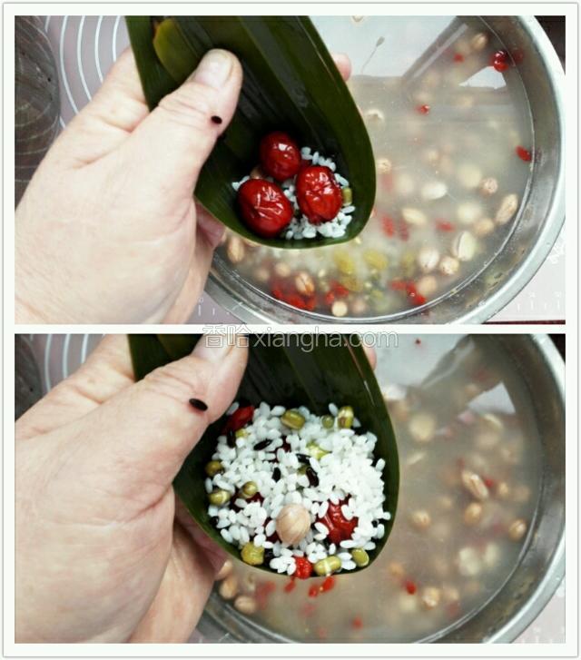 然后放三颗小枣在放一层杂粮糯米