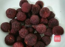 杨梅罐头的做法图解1