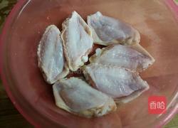 卤鸡翅中的做法图解1