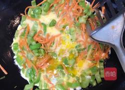 青椒胡萝卜炒蛋的做法图解3