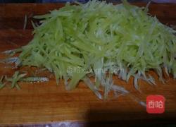 炝拌莴笋丝的做法图解1