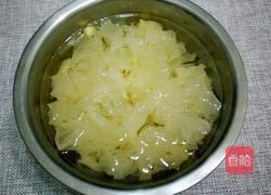 百合枸杞银耳汤的做法图解1