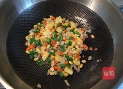 泰式咖喱菠萝炒饭的做法图解6