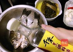 酸辣红烧鲫鱼的做法图解2