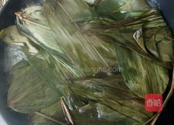 桂圆红枣葡萄干三角粽的做法图解4