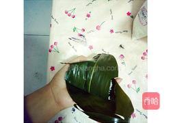 桂圆红枣葡萄干三角粽的做法图解8