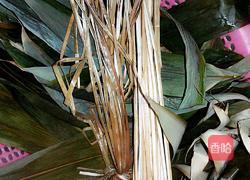 板栗鲜肉粽的做法图解3