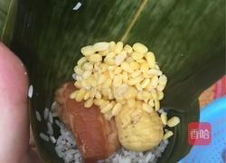 咸蛋肉粽的做法图解10