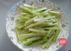 翡翠虾仁的做法图解2