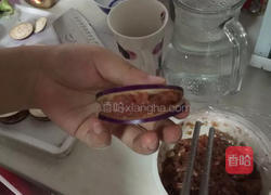 茄子煎肉末的做法图解1