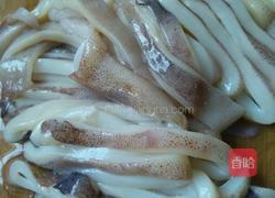 香辣鱿鱼圈的做法图解1