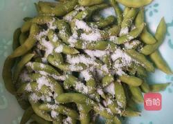 凉拌毛豆的做法图解1