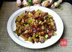 香肠炒西芹的做法图解9