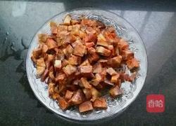 香肠炒西芹的做法图解3