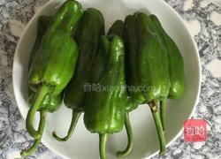虎皮青椒皮蛋的做法图解1