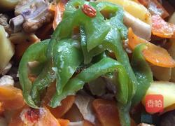彩色土豆炖排骨的做法图解3