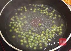 菠萝樱花虾炒饭的做法图解2