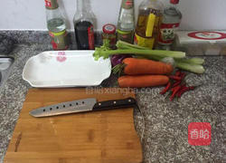 凉拌鸡爪子的做法图解1