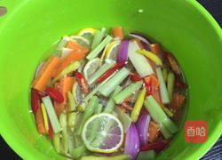 凉拌鸡爪子的做法图解3