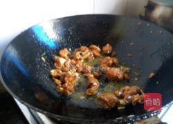 青椒炒鸡肉的做法图解2