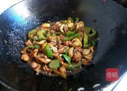 青椒炒鸡肉的做法图解5