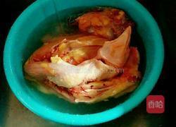广东白切鸡的做法图解1