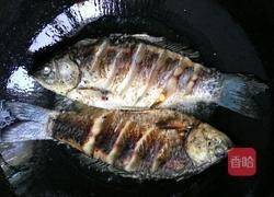 家常顿鲫鱼的做法图解3