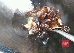 香菇黑木耳炒芹菜(降血压的菜)的做法图解4