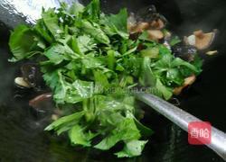 香菇黑木耳炒芹菜(降血压的菜)的做法图解5