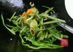 爆炒南瓜花的做法图解7