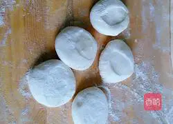 Illustration of how to make fennel pork pie 11